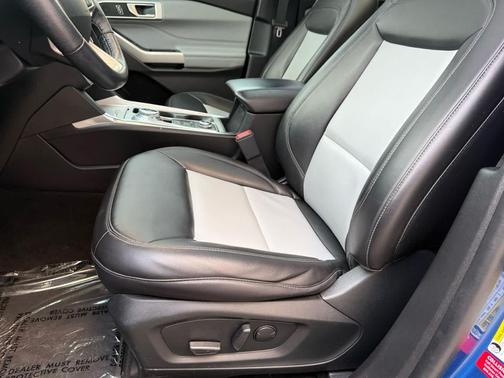 Atlas Blue Metallic 2022 Ford Explorer XLT