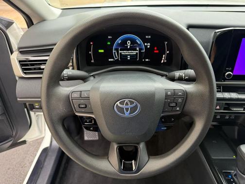 Ice Cap 2025 Toyota Camry LE