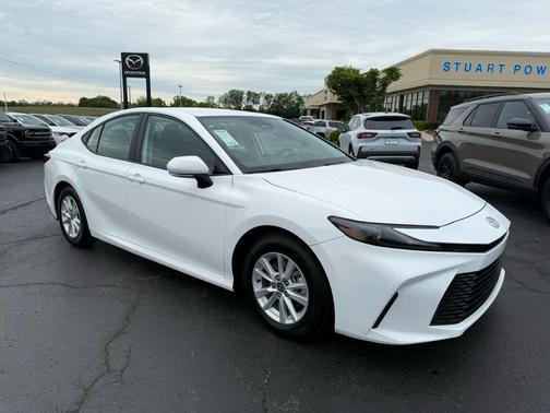 Ice Cap 2025 Toyota Camry LE