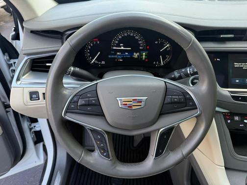 2018 Cadillac XT5 Premium Luxury