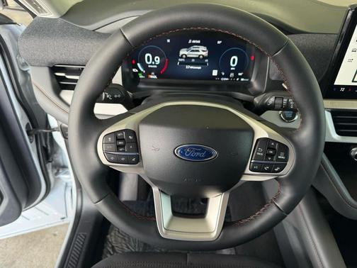 Space White Metallic 2026 Ford Explorer Active