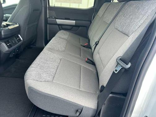 Oxford White 2025 Ford F-150 XLT
