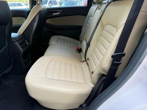 White Platinum Metallic Tri-Coat 2015 Ford Edge SEL