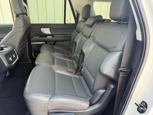 2025 Ford Expedition Max Active 4x4