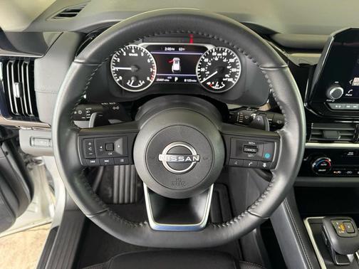 Brilliant Silver Metallic 2025 Nissan Pathfinder SV 4WD