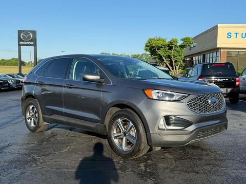 Carbonized Gray Metallic 2023 Ford Edge SEL