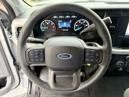 Oxford White 2024 Ford F-250 XL