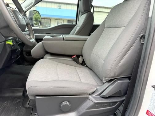 Oxford White 2024 Ford F-250 XL