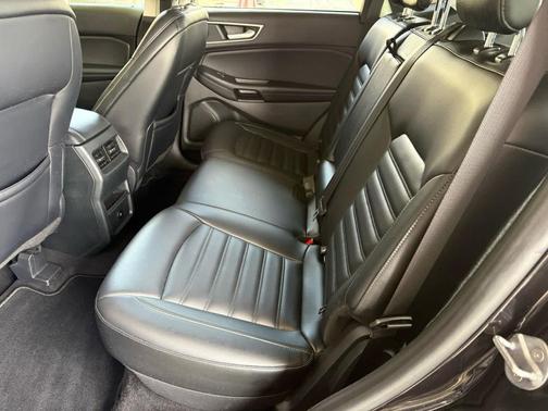 Agate Black Metallic 2024 Ford Edge SEL