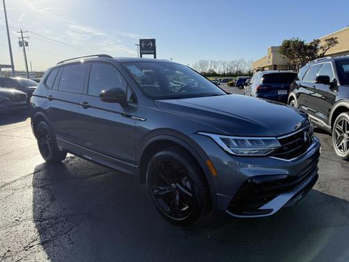 2023 Volkswagen Tiguan 2.0T SE R-Line Black