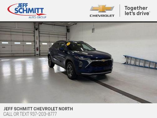 Blue Glow Metallic 2024 Chevrolet Trax LT