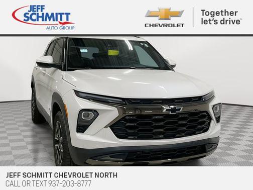 Iridescent Pearl Tricoat 2025 Chevrolet Trailblazer ACTIV