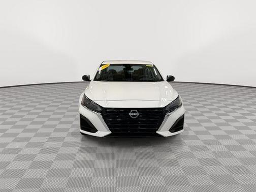 Glacier White 2025 Nissan Altima 2.5 SV