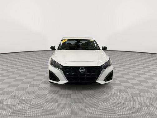 Glacier White 2025 Nissan Altima 2.5 SV