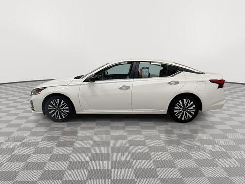 Glacier White 2025 Nissan Altima 2.5 SV