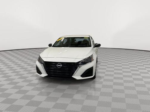 Glacier White 2025 Nissan Altima 2.5 SV