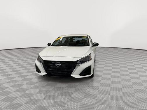 Glacier White 2025 Nissan Altima 2.5 SV