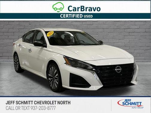 Glacier White 2025 Nissan Altima 2.5 SV