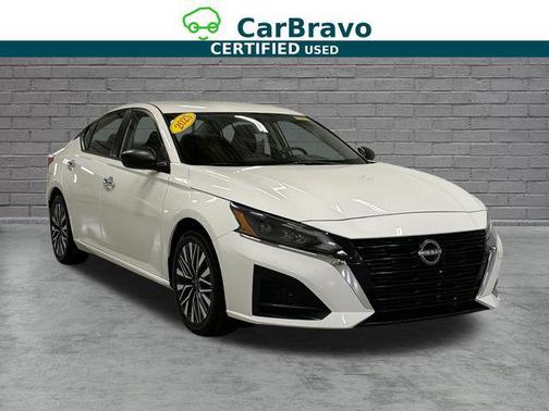Glacier White 2025 Nissan Altima 2.5 SV