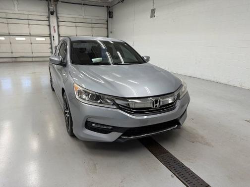 Lunar Silver Metallic 2017 Honda Accord Sport SE