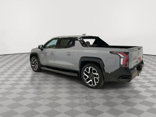 2025 Chevrolet Silverado EV RST