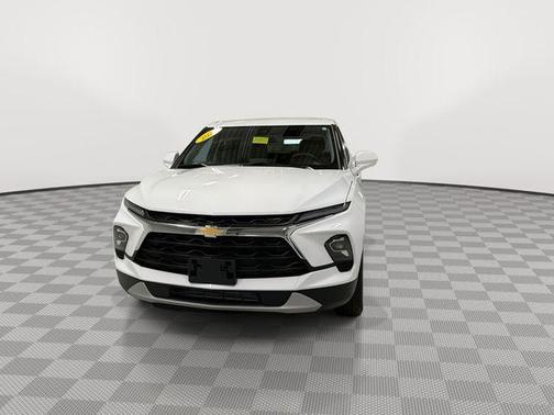 Summit White 2025 Chevrolet Blazer 2LT
