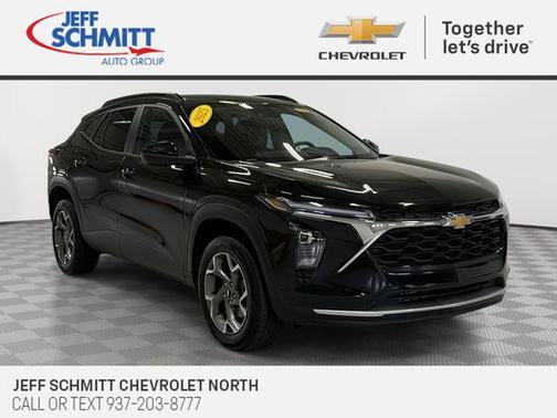 Mosaic Black Metallic 2025 Chevrolet Trax LT