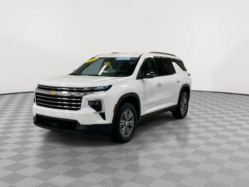 2025 Chevrolet Traverse LT