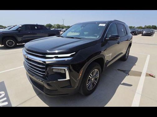 Mosaic Black Metallic 2026 Chevrolet Traverse LT