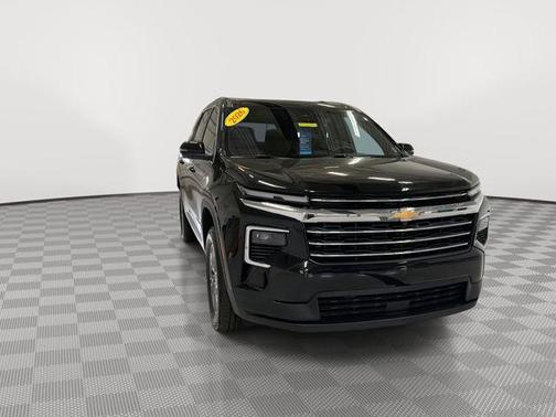 Mosaic Black Metallic 2026 Chevrolet Traverse LT