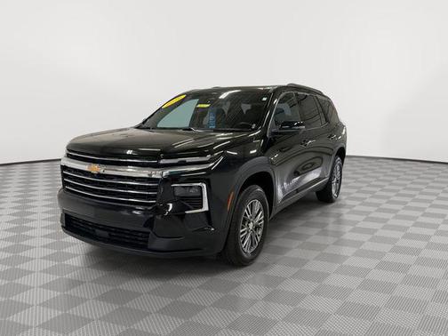 Mosaic Black Metallic 2026 Chevrolet Traverse LT