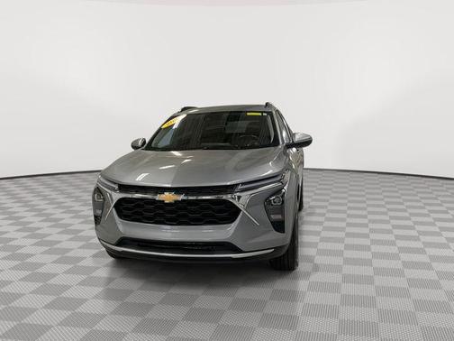 Sterling Gray Metallic 2025 Chevrolet Trax LT