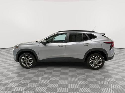 Sterling Gray Metallic 2025 Chevrolet Trax LT