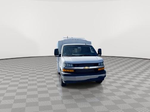 Summit White 2025 Chevrolet Express 3500 Work Van