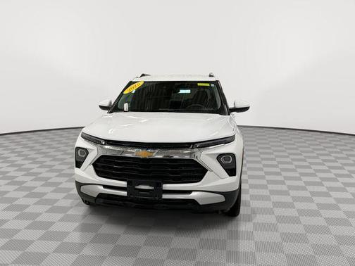 Summit White 2025 Chevrolet Trailblazer LT