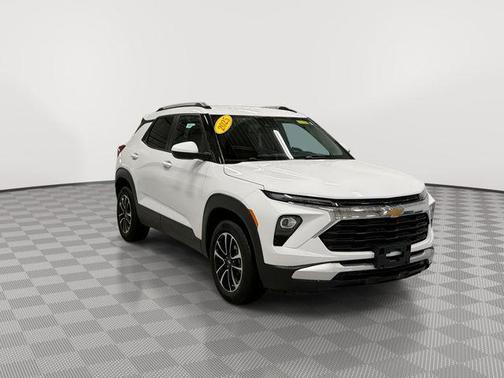 Summit White 2025 Chevrolet Trailblazer LT