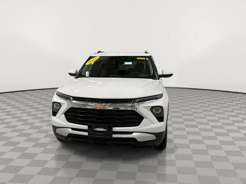 Summit White 2025 Chevrolet Trailblazer LT