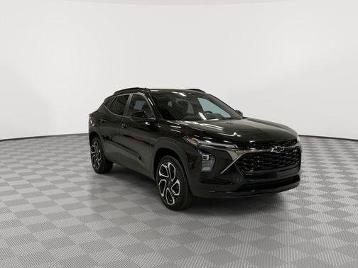 Mosaic Black Metallic 2026 Chevrolet Trax FWD 2RS