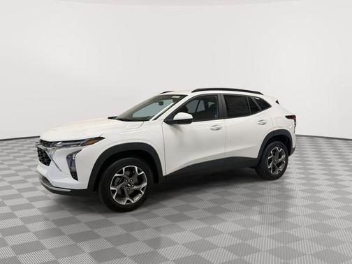 Summit White 2026 Chevrolet Trax LT