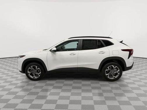 Summit White 2026 Chevrolet Trax LT