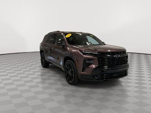 Stardust Metallic 2026 Chevrolet Traverse RS