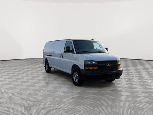 Summit White 2025 Chevrolet Express 2500 RWD 2500 Extended Wheelbase WT