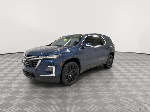 Northsky Blue Metallic 2022 Chevrolet Traverse LT Cloth