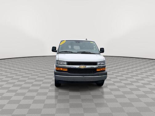 Summit White 2024 Chevrolet Express 3500 RWD 3500 Extended Wheelbase LT