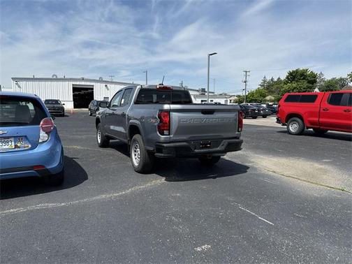 2023 Chevrolet Colorado WT
