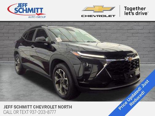 Mosaic Black Metallic 2025 Chevrolet Trax LT