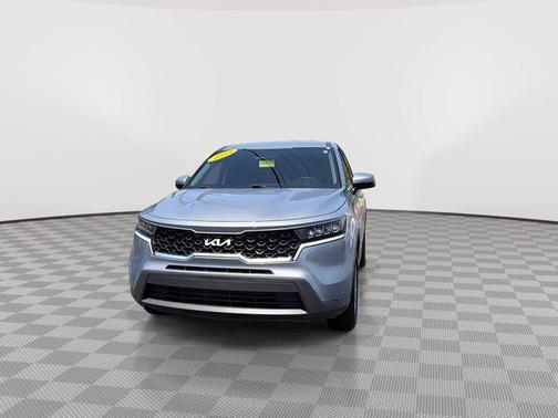 Everlasting Silver 2023 Kia Sorento LX