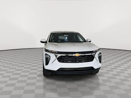 Summit White 2026 Chevrolet Trax LS