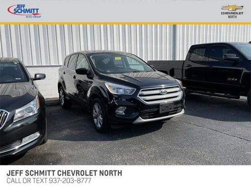 Photo 1 of 4 of 2019 Ford Escape SE