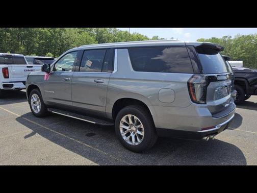 Sterling Gray Metallic 2026 Chevrolet Suburban Premier